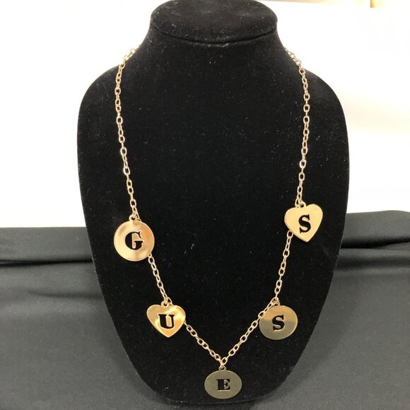 GUESS 27" GOLD TONE GUESS LETTERS CHARM NECKLACE NWT‎ - Picture 1 of 5